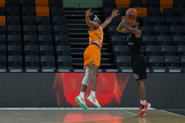 他在社交媒 他在社交媒